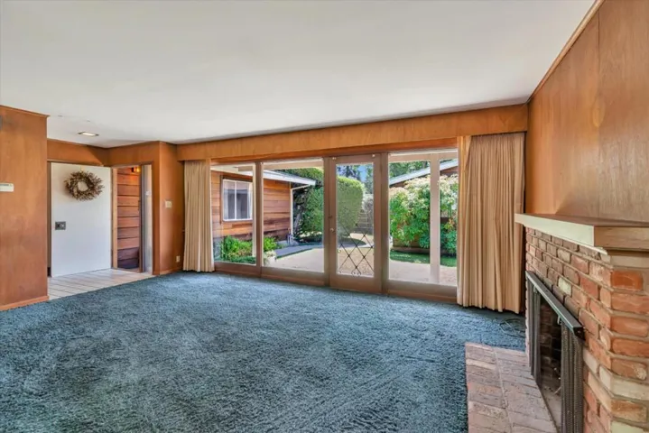 979 Lawrence Lane, Palo Alto, California 94303