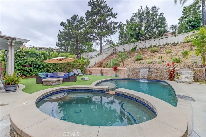 9 Moccasin Trail, Trabuco Canyon, California 92679