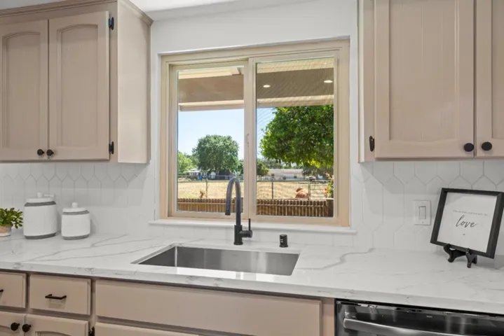 11820 Foothill Avenue, Gilroy, California 95020