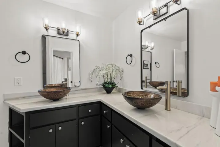 11820 Foothill Avenue, Gilroy, California 95020