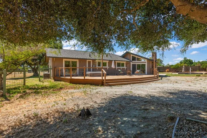 11820 Foothill Avenue, Gilroy, California 95020