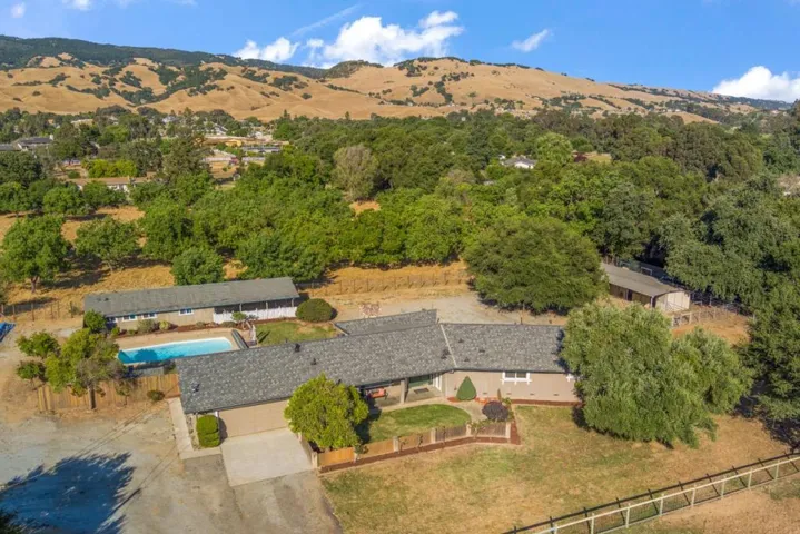 11820 Foothill Avenue, Gilroy, California 95020