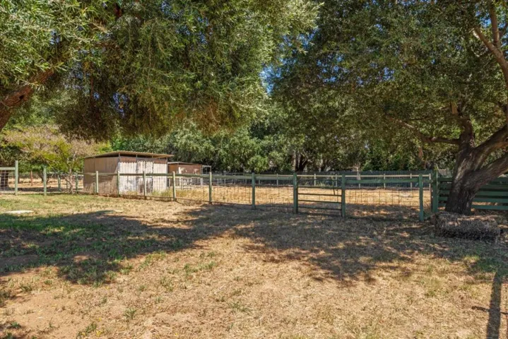 11820 Foothill Avenue, Gilroy, California 95020