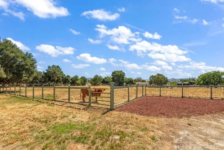 11820 Foothill Avenue, Gilroy, California 95020