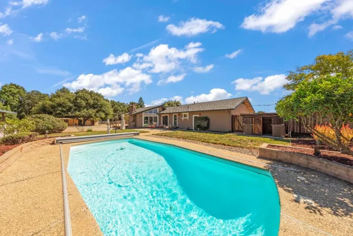 11820 Foothill Avenue, Gilroy, California 95020