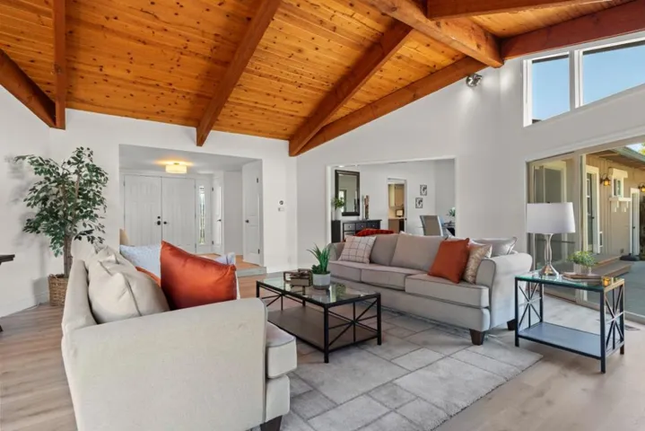 11820 Foothill Avenue, Gilroy, California 95020