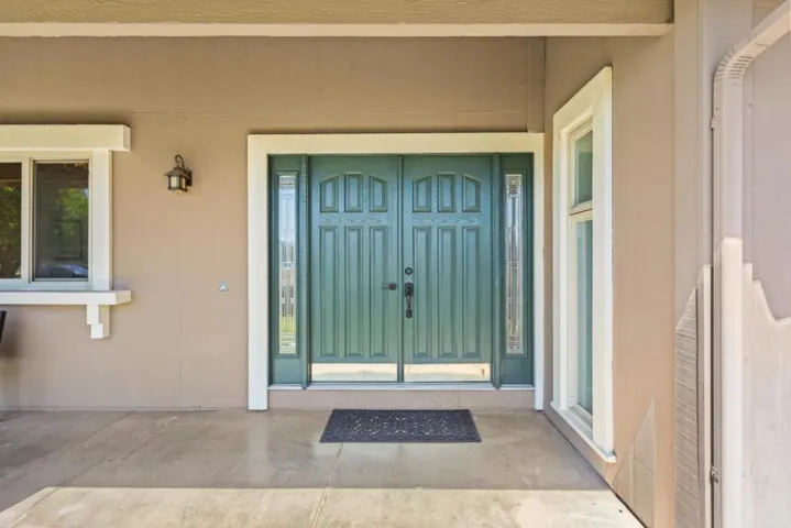 11820 Foothill Avenue, Gilroy, California 95020