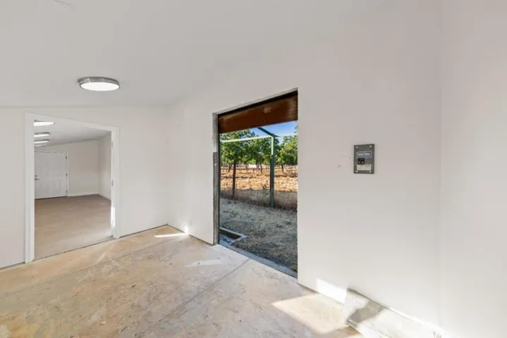 11820 Foothill Avenue, Gilroy, California 95020