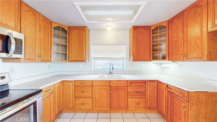 9007 Pecan Avenue, Hesperia, California 92345