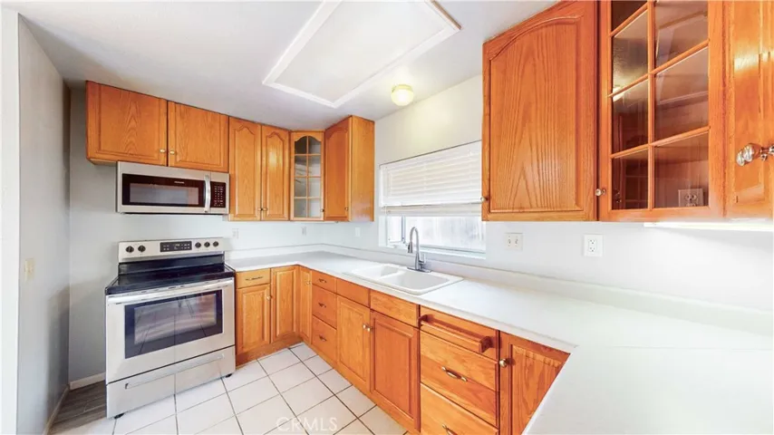 9007 Pecan Avenue, Hesperia, California 92345