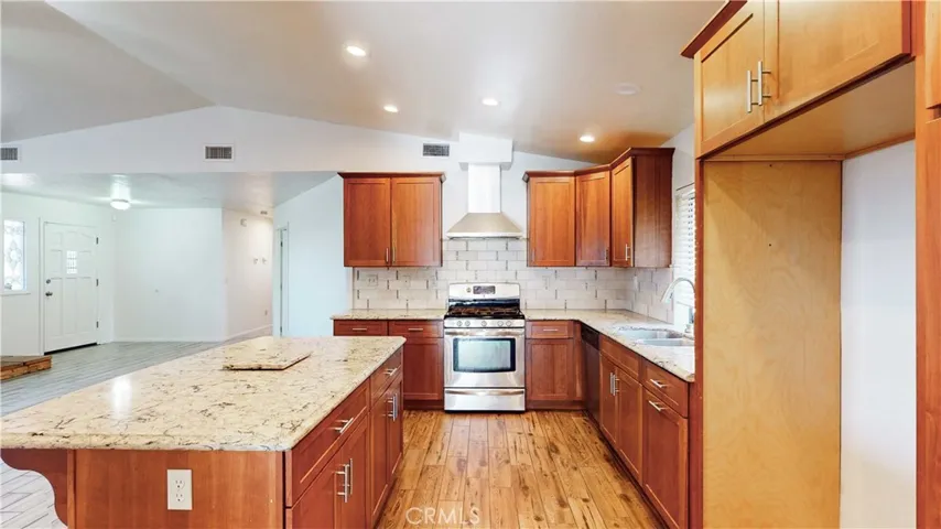 9007 Pecan Avenue, Hesperia, California 92345