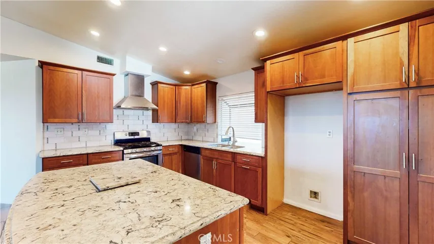 9007 Pecan Avenue, Hesperia, California 92345