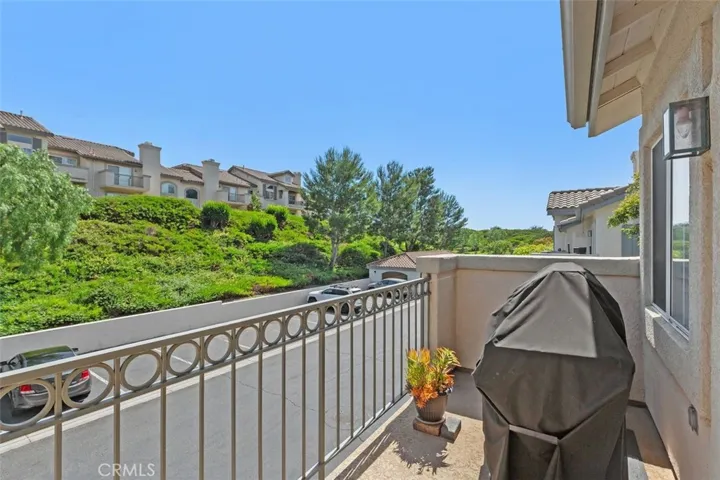 Balcony off the family room - BBQ is included!