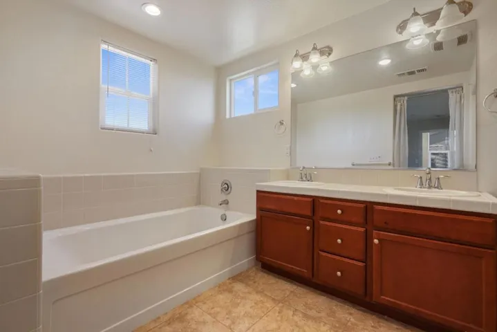 4355 Strathmore Place, Merced, California 95348
