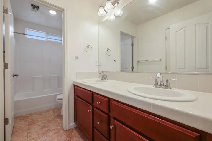 4355 Strathmore Place, Merced, California 95348