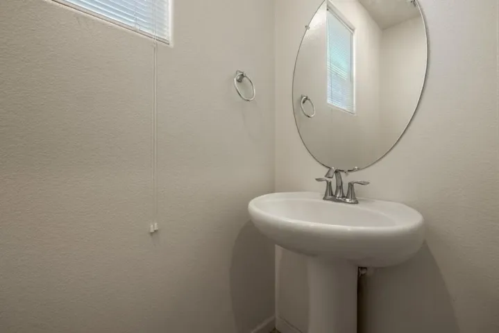 4355 Strathmore Place, Merced, California 95348