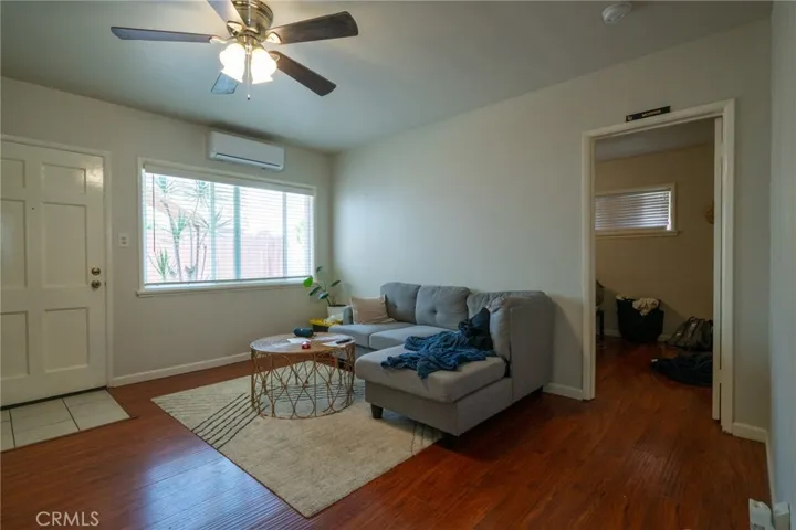 187 Roycroft Avenue, Long Beach, California 90803