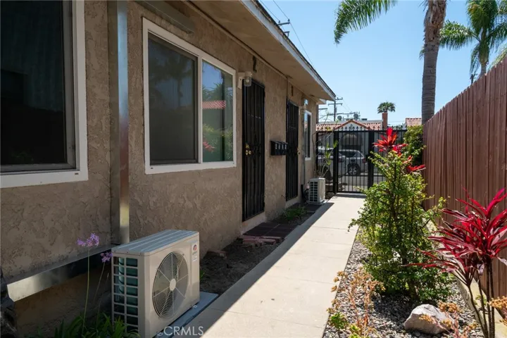 187 Roycroft Avenue, Long Beach, California 90803