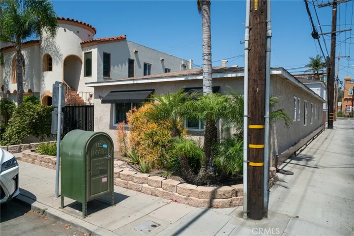 187 Roycroft Avenue, Long Beach, California 90803