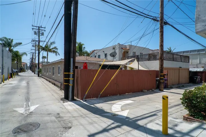 187 Roycroft Avenue, Long Beach, California 90803