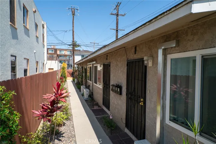 187 Roycroft Avenue, Long Beach, California 90803