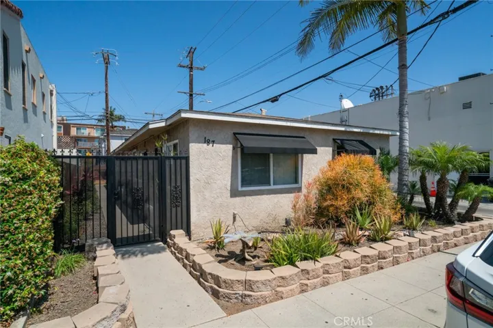 187 Roycroft Avenue, Long Beach, California 90803