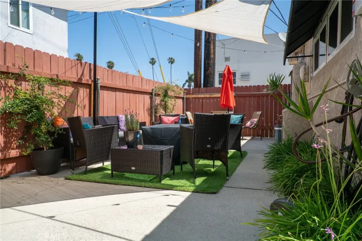 187 Roycroft Avenue, Long Beach, California 90803