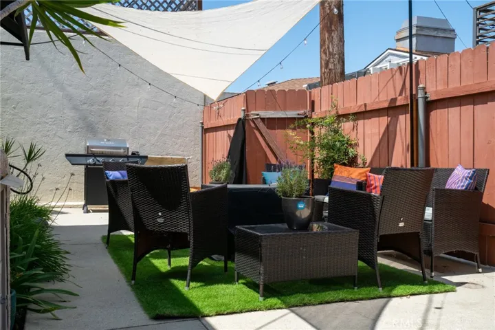 187 Roycroft Avenue, Long Beach, California 90803