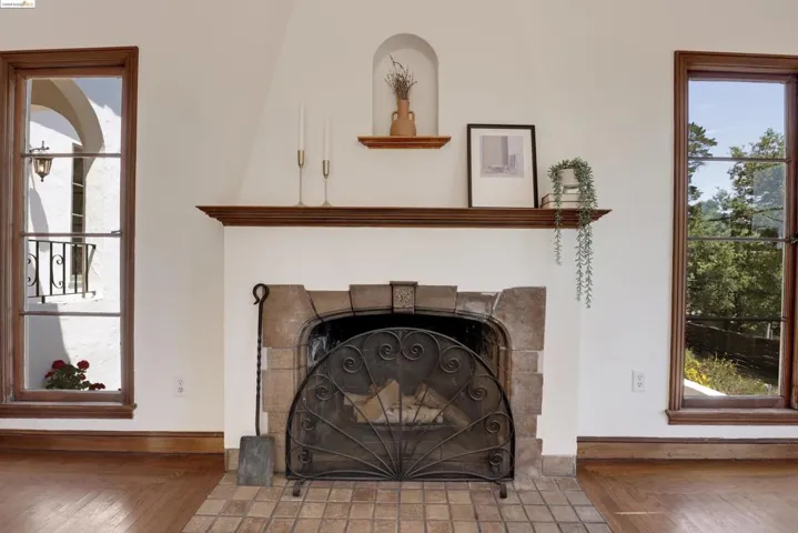 31 Sunset Drive, Kensington, California 94707-1151