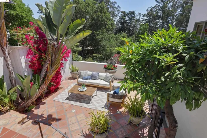 31 Sunset Drive, Kensington, California 94707-1151