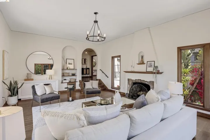 31 Sunset Drive, Kensington, California 94707-1151