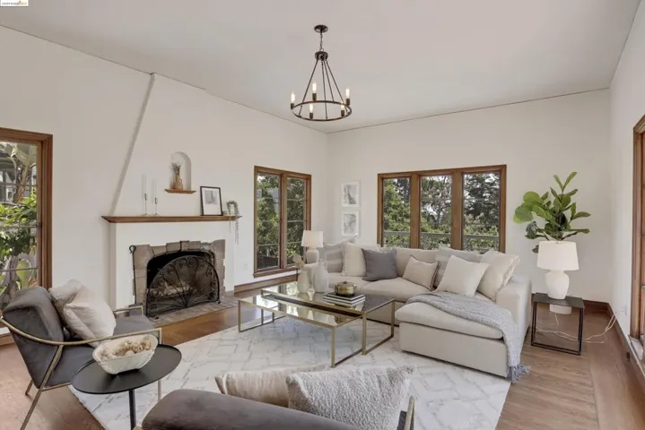 31 Sunset Drive, Kensington, California 94707-1151