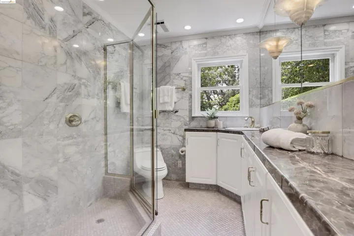 31 Sunset Drive, Kensington, California 94707-1151