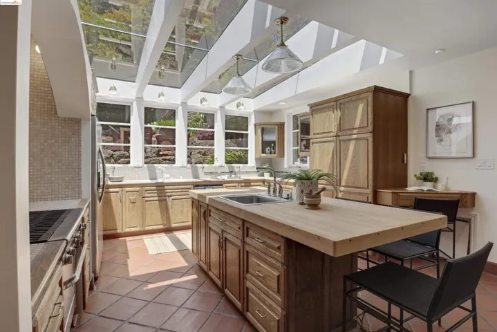 31 Sunset Drive, Kensington, California 94707-1151