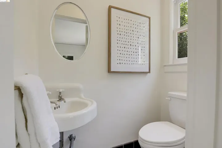 31 Sunset Drive, Kensington, California 94707-1151