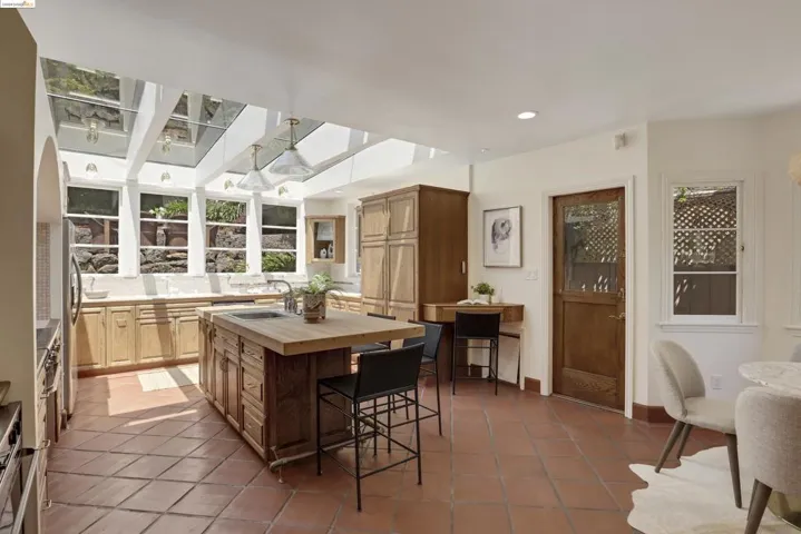 31 Sunset Drive, Kensington, California 94707-1151