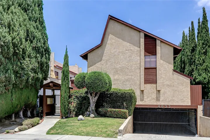 Small 5 unit complex!