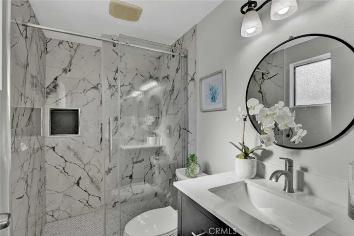Firs floor main bedroom bathroom