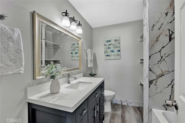 Second floor main bathroom view 1