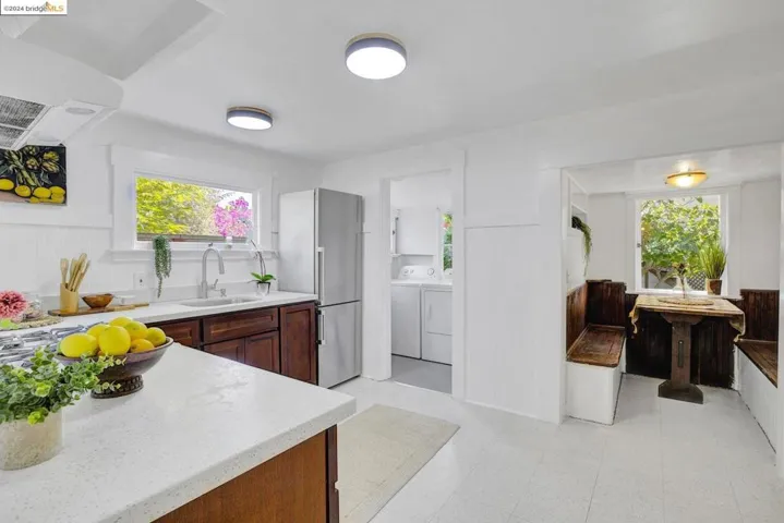 1735 6th Ave, Oakland, California 94606