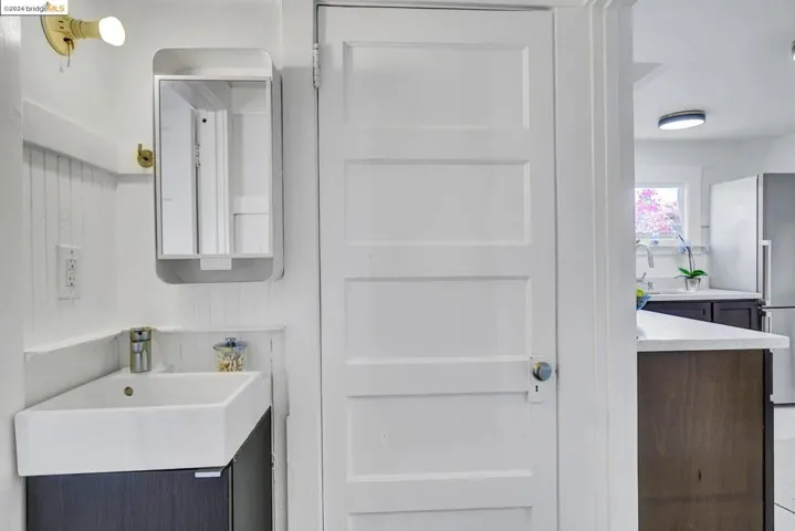 1735 6th Ave, Oakland, California 94606