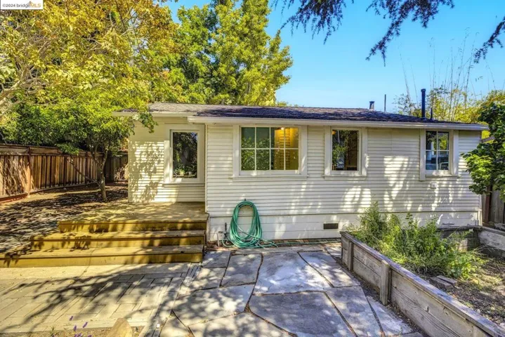 1735 6th Ave, Oakland, California 94606