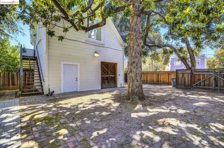1735 6th Ave, Oakland, California 94606