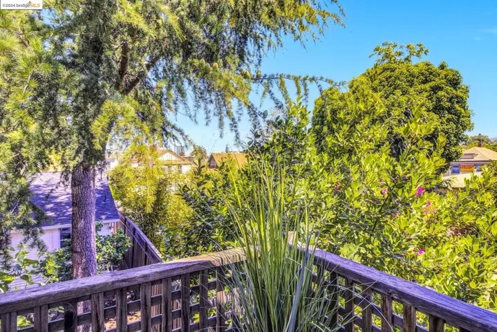 1735 6th Ave, Oakland, California 94606