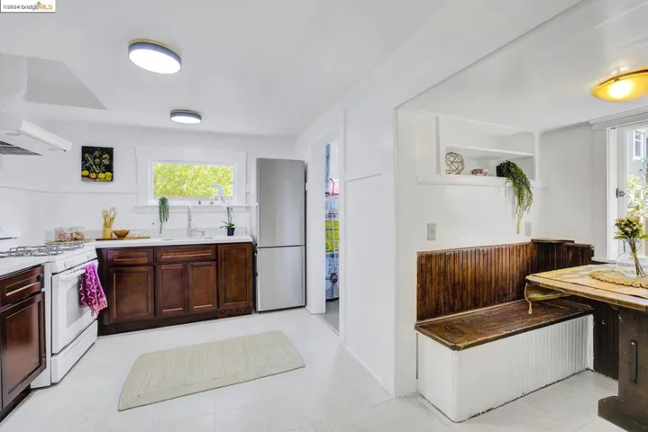 1735 6th Ave, Oakland, California 94606