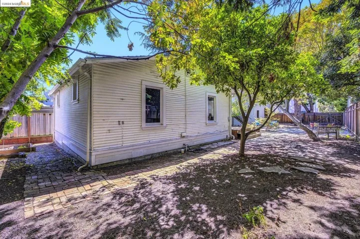 1735 6th Ave, Oakland, California 94606