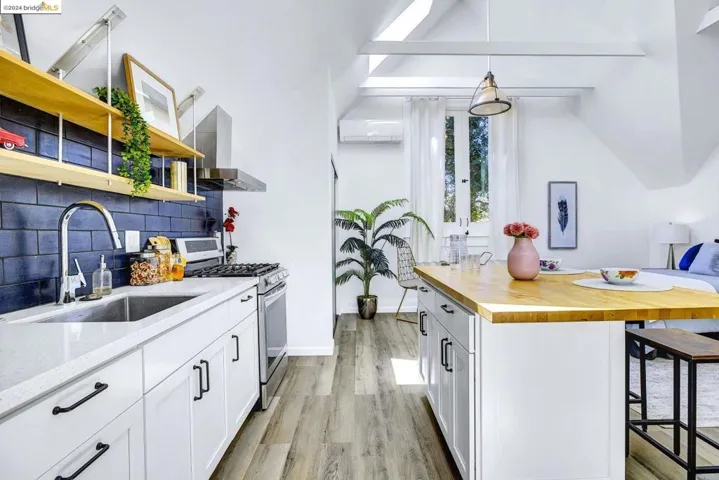 1735 6th Ave, Oakland, California 94606