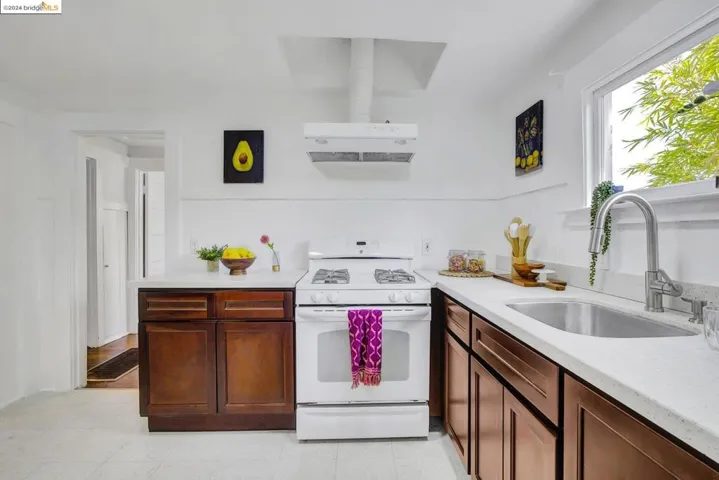1735 6th Ave, Oakland, California 94606