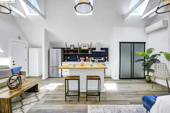 1735 6th Ave, Oakland, California 94606