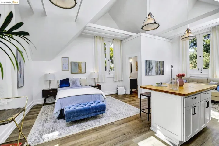 1735 6th Ave, Oakland, California 94606
